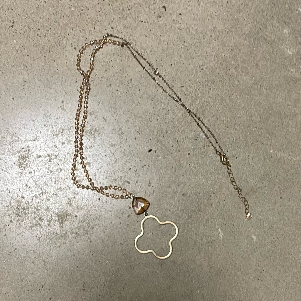 Elegant Gold Clover Pendant Necklace